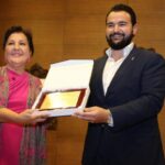 Carmen Linares recibe la Placa de Oro del Cante de las Minas