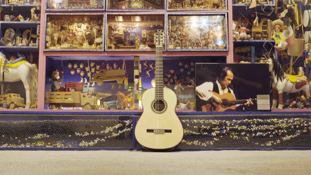 "La Maestro" in Mexico, by luthier Antonio Morales. 