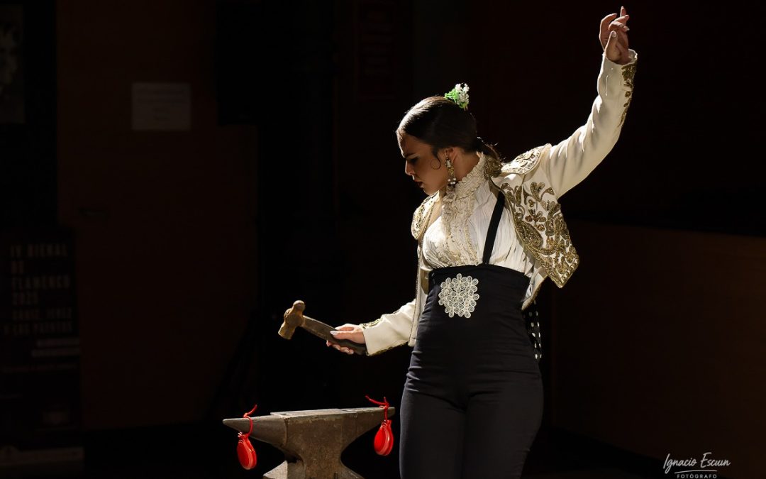 La Bienal de Flamenco arranca con un homenaje íntimo y emotivo a María Vargas