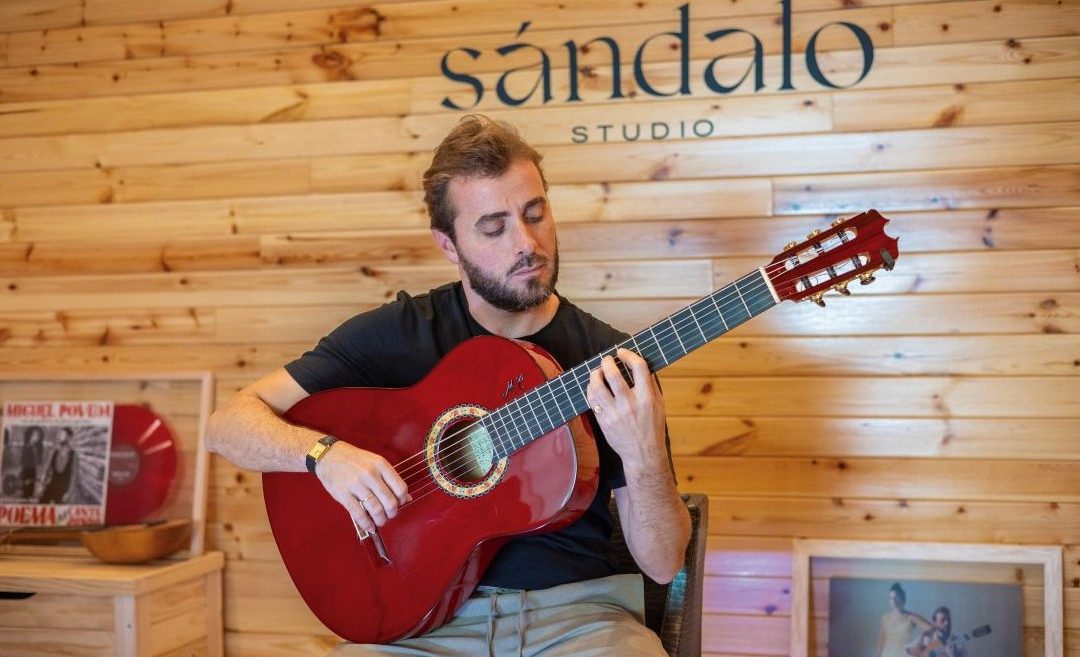 El Museo de Camaron pone en valor la guitarra de la Isla a través de una exposición