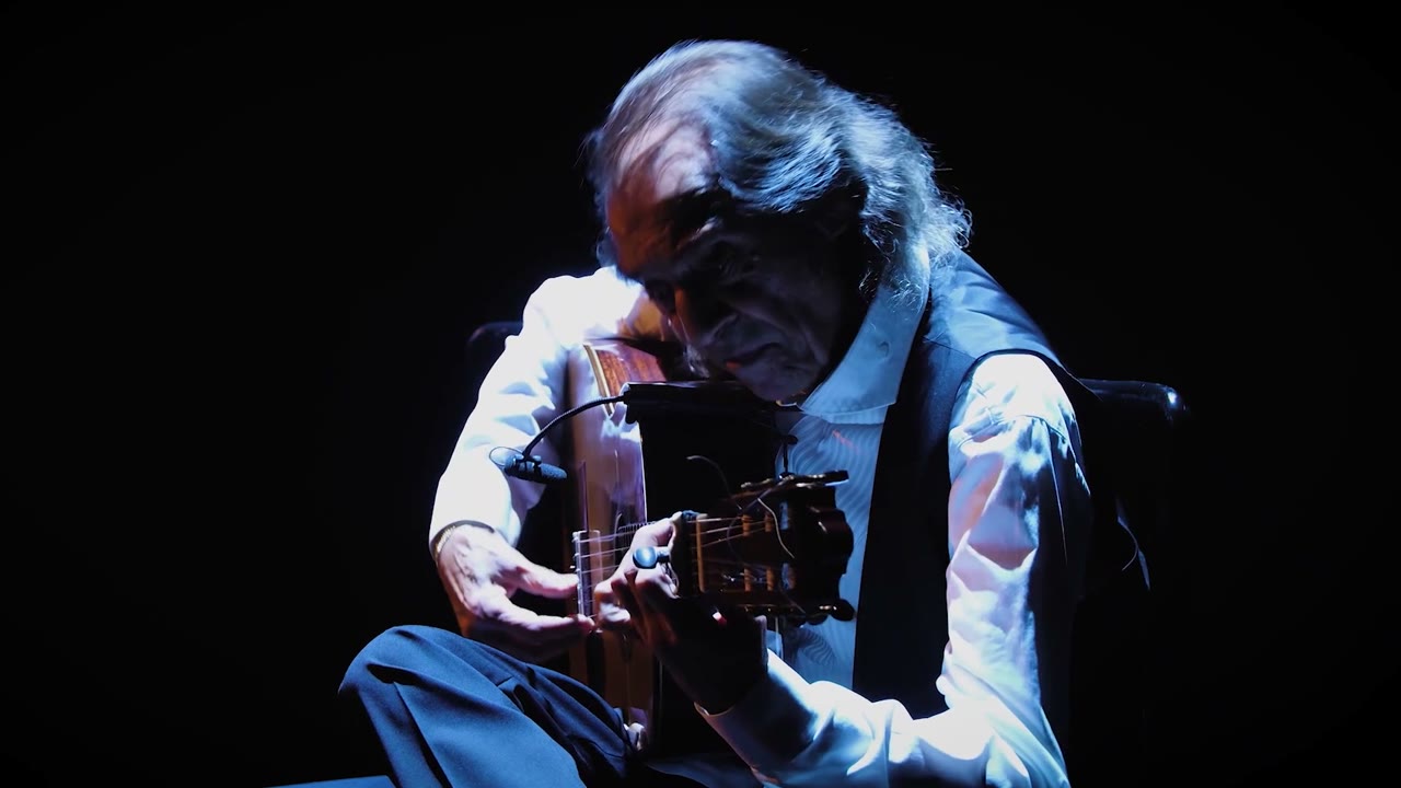 Pepe Habichuela toca una taranta a guitarra sola en el Teatro Cervantes